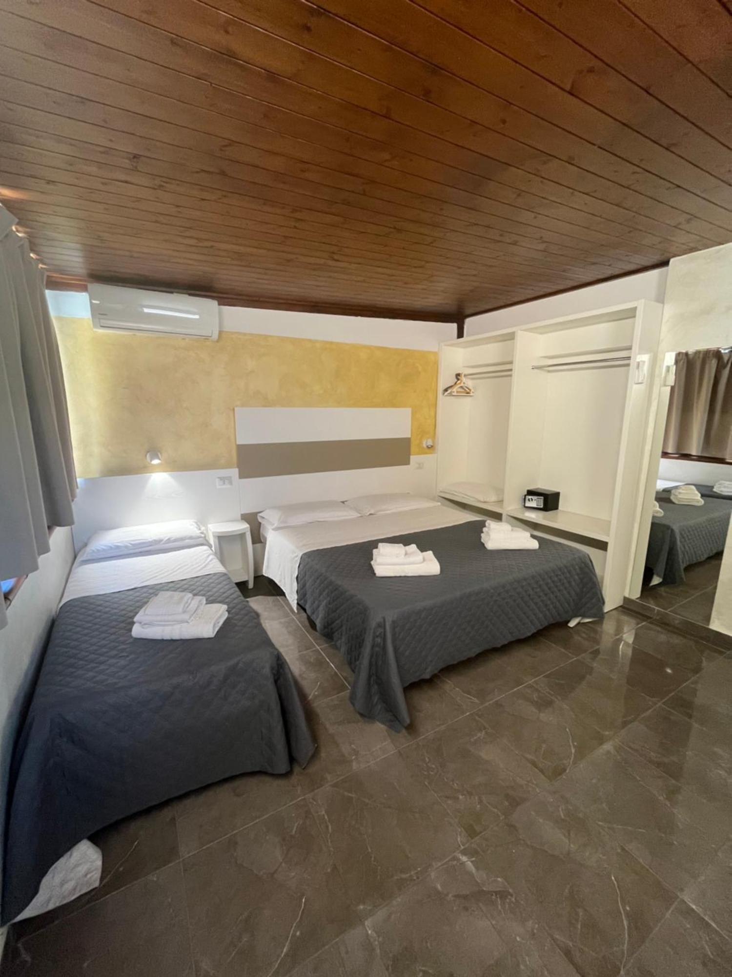 Afrodite Accomodation Tropea Exterior foto